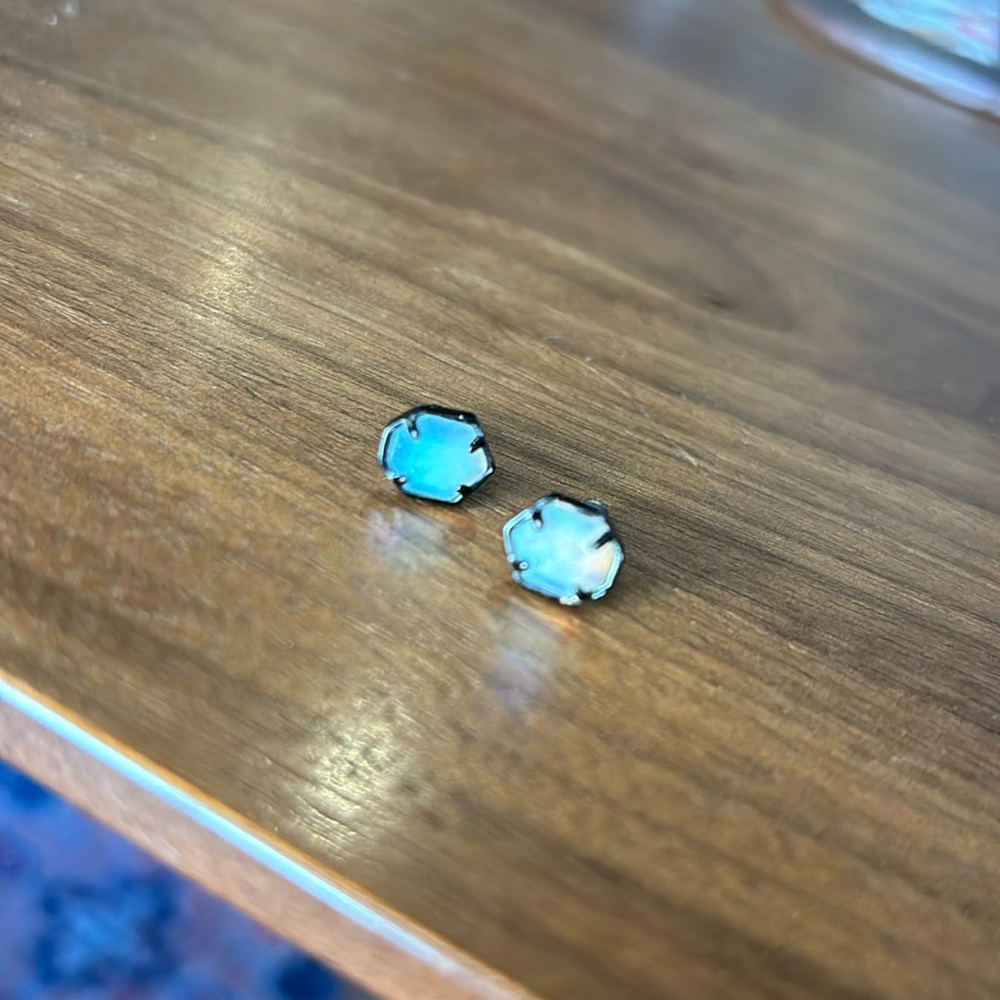 Kendra Scott geometric studs
